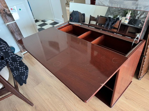 Magic Box Tisch und Spiegel