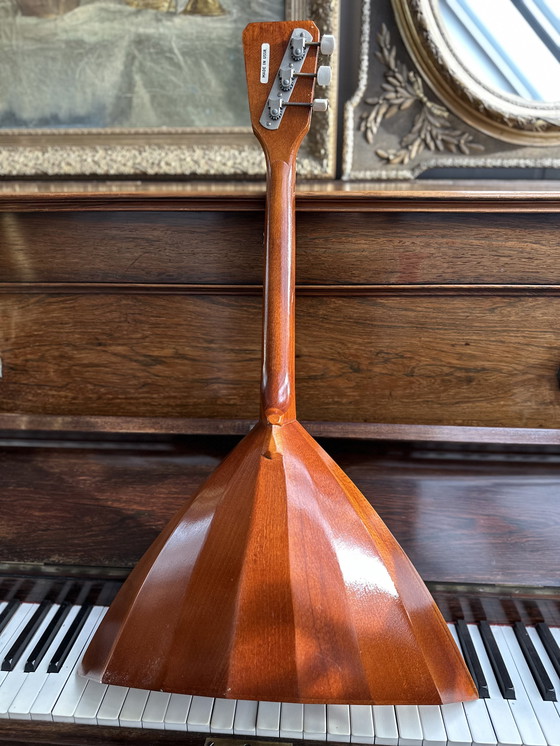 Image 1 of Vintage Balalaika – Gemaakt in de USSR – Folksnaarinstrument uit het Sovjettijdperk