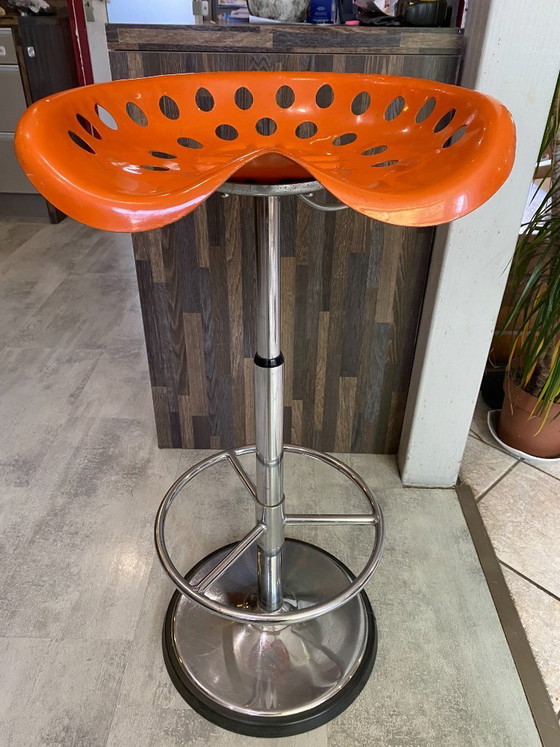 Image 1 of Taburete de tractor naranja auténtico, estilo cortacésped, giratorio y ajustable, de Etienne Fermigier Mirima, 1970.