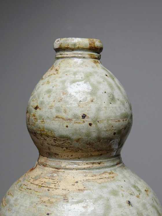 Image 1 of Kleine dubbelwandige Japanse keramische sakefles van Iga, vintage/oude collectie