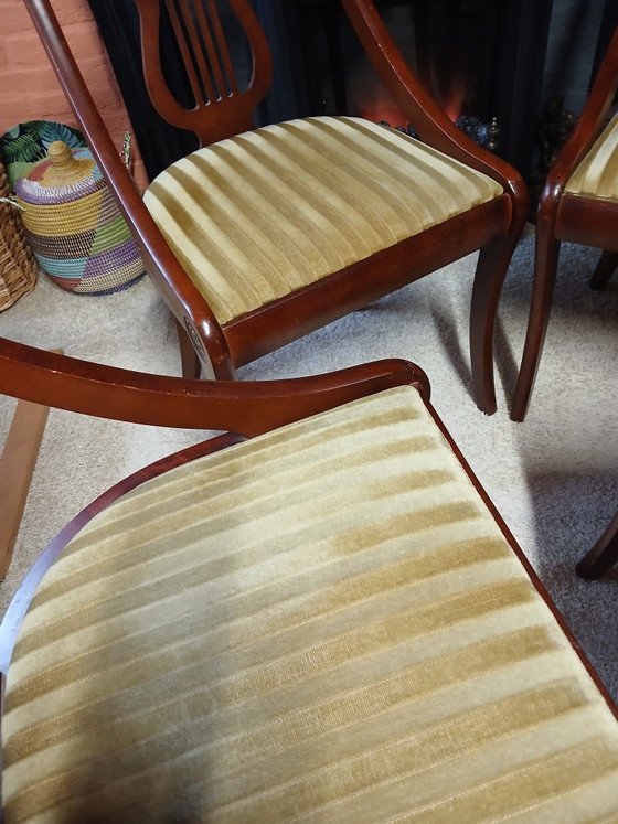 Set di quattro sedie da pranzo classiche a forma di gondola – Velvet, Wood (photo 10 of 15)