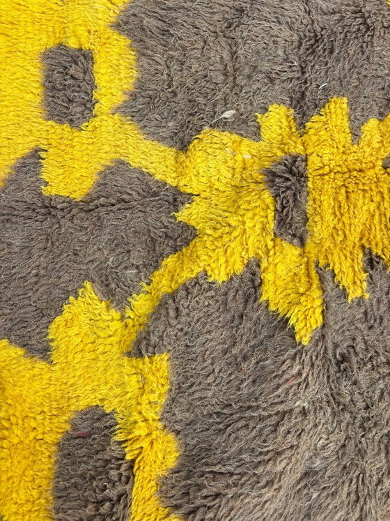 Moderner marokkanischer Mrirt-Teppich 200 x 300 cm, gelber geometrischer Wollteppich, handgeknüpfter (photo 5 of 10)