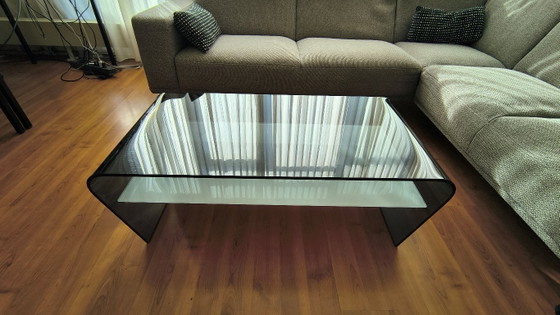 Table design des années 1980 – Tables basses, Verre (photo 5 of 7)