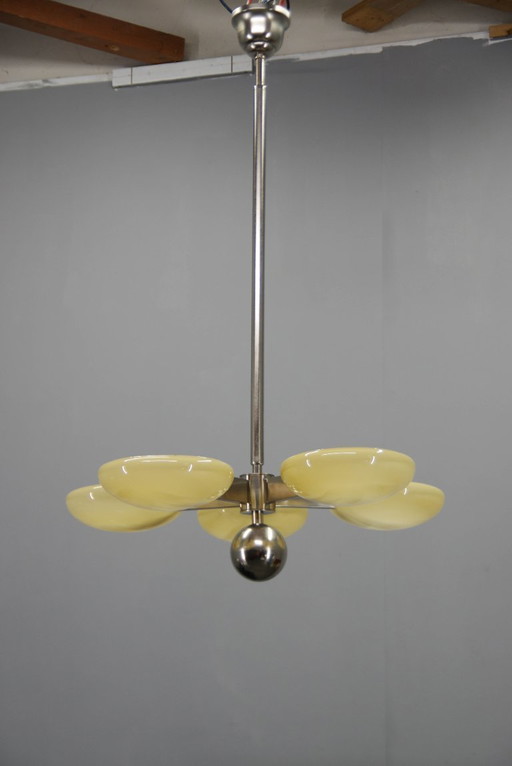 Lustre exceptionnel de style Art déco fonctionnaliste, plaqué nickel, années 1930