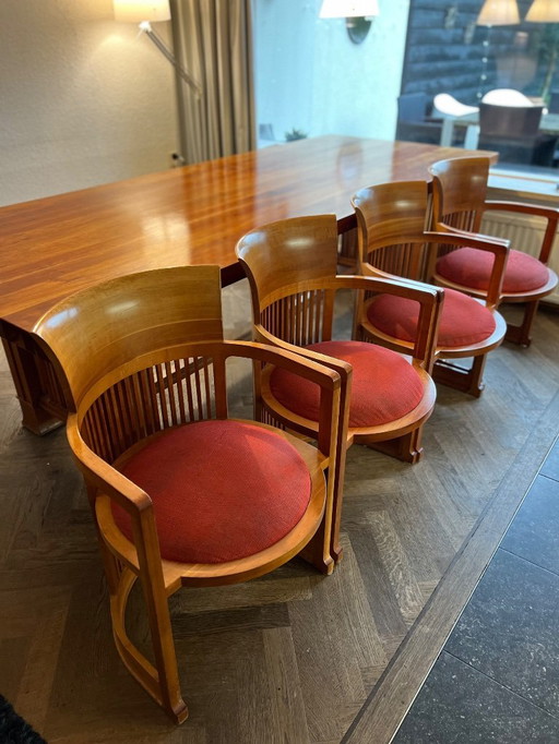 Originaler Cassina 606 Barrel Esstisch mit 4 Stühlen