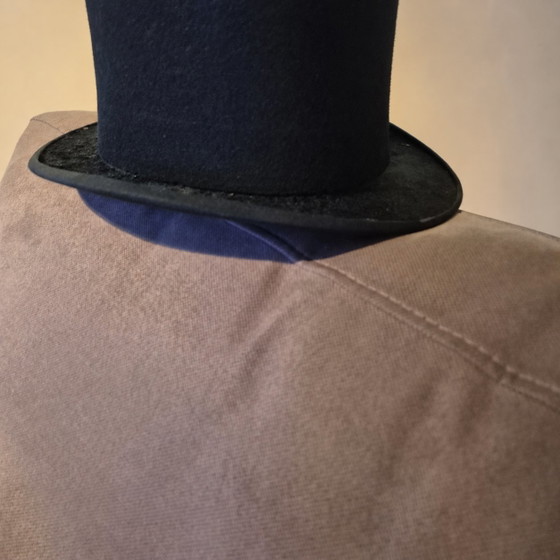 Velvet Antique Hat – John Wright & Sons, Decorative Objects, Silk (photo 2 of 15)