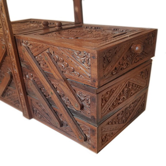 Art Deco naaidoos van Indiaas palissanderhout, Indonesië, jaren 1930 – Opbergkast, Wood (photo 5 of 11)