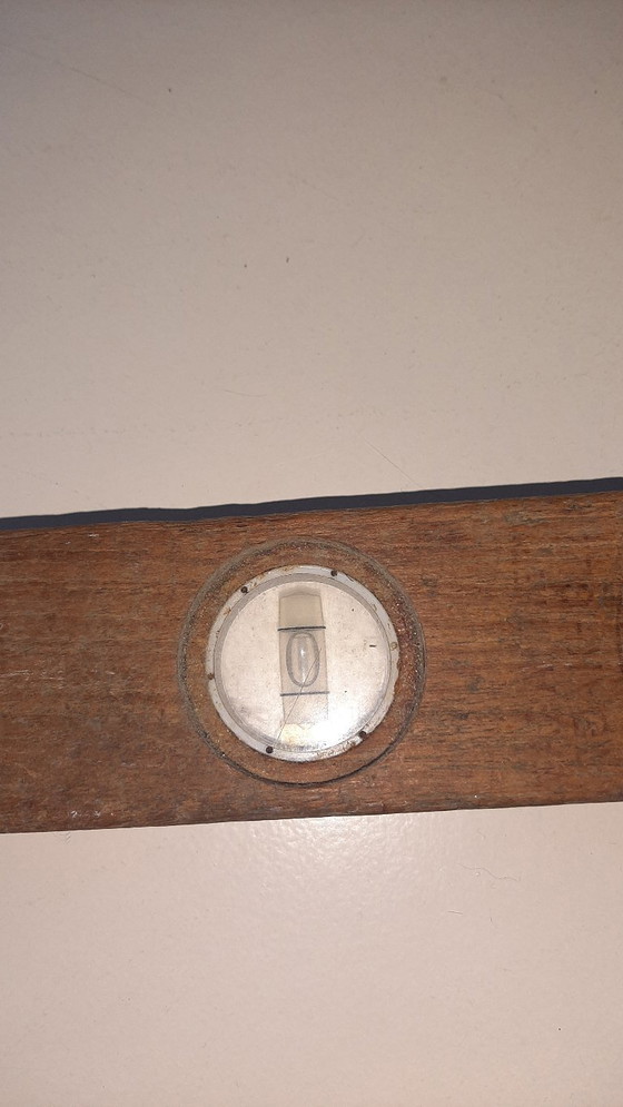Image 1 of vieux niveau à bulle