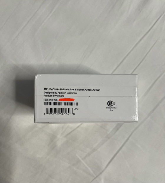 Image 1 of AirPods Pro 3