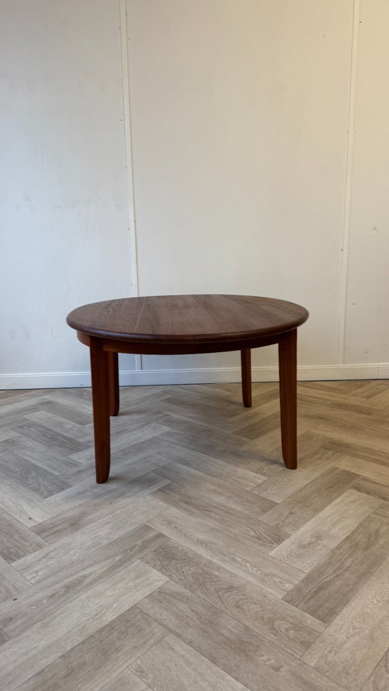Image 1 of table basse ovale vintage en teck