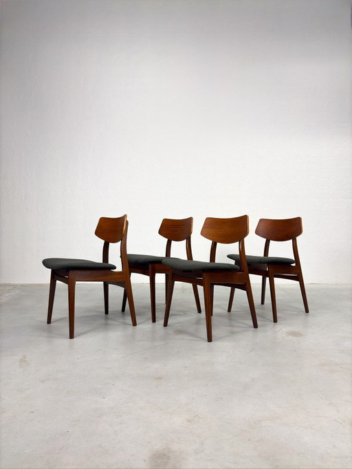 Set of Mid-Century Dining Chairs in Danish Design