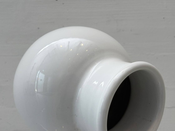 Image 1 of Vaso in porcellana bianca, anni '70
