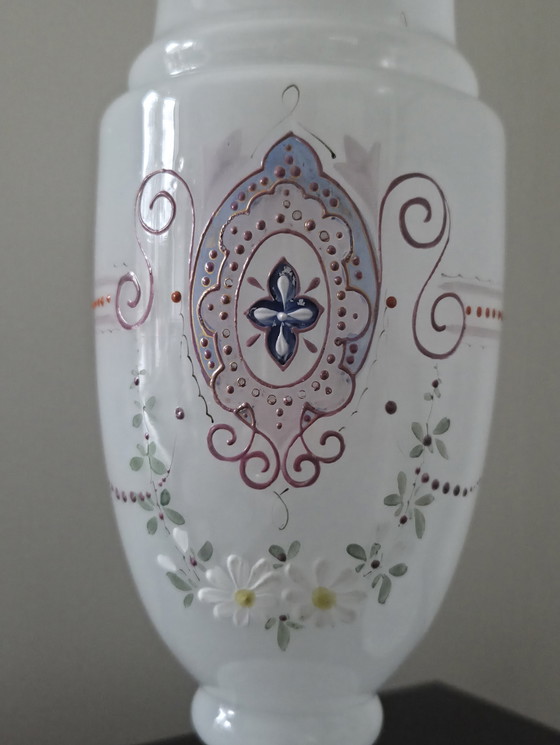 Image 1 of 2 antike deutsche Vasen aus Opalglas