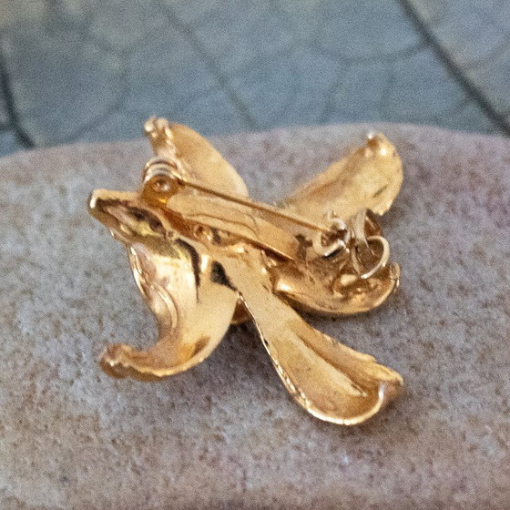 Image 1 of Vintage goudkleurige orchidee broche & kettinghanger