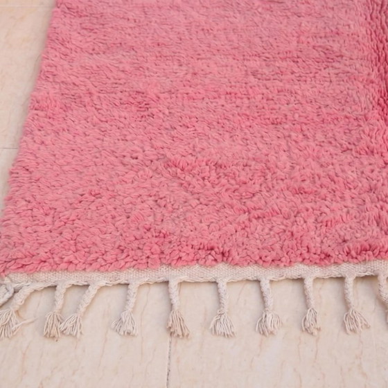 Image 1 of Magnifique Tapis artisanal rose en laine 250cmx150cm 