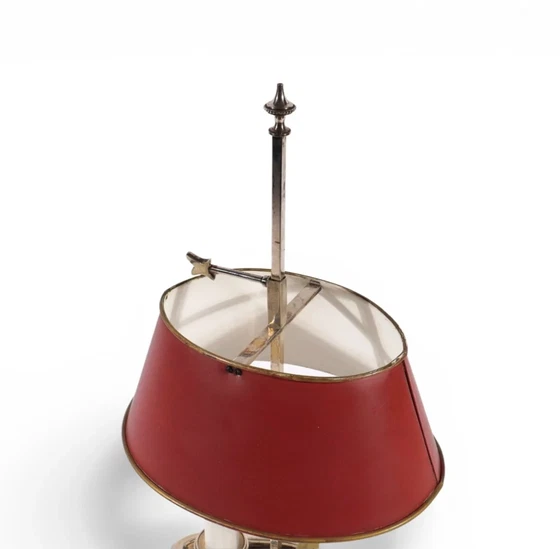 Vernickelte Bouillotte-Lampe mit 2 Kerzenhaltern und rotem Zinnschirm / Mid-Century – Tischlampen (photo 3 of 9)