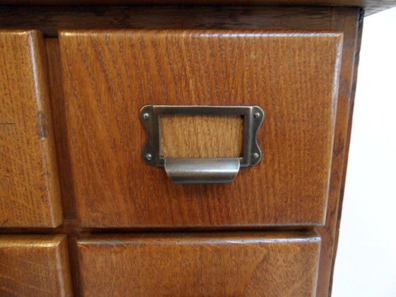 Image 1 of Antiek eiken apothekerskast