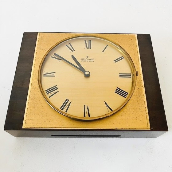 Image 1 of Orologio da parete vintage modernista Junghans Electro Gong, orologio da tavolo in legno e ottone, anni '60