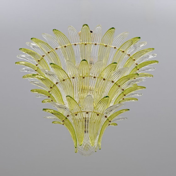 Image 1 of Kroonluchter met palmetmotief van Murano-glas uit het midden van de 20e eeuw, in groen en helder glas, Italië.