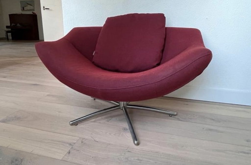 Label Gigi fauteuil rouge.