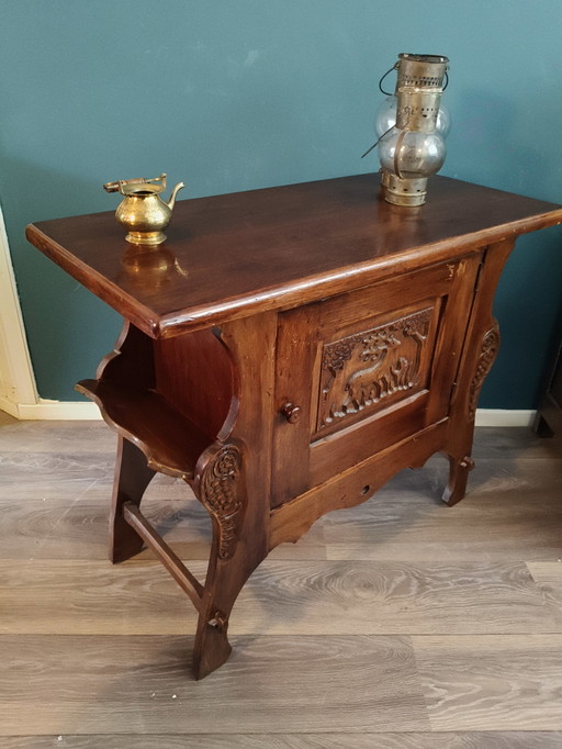 Hunters Side cabinet 90*70*40