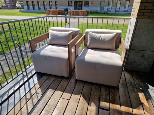 2 einzigartige Gartenstühle