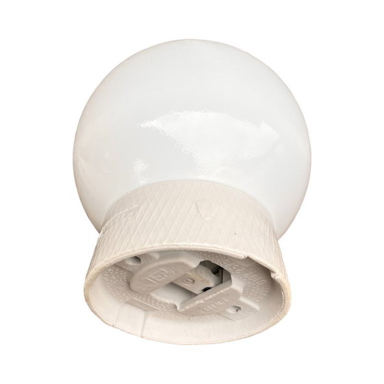 Image 1 of Industriële wandlamp, wit, glas, FOTON, Polen, jaren 60.