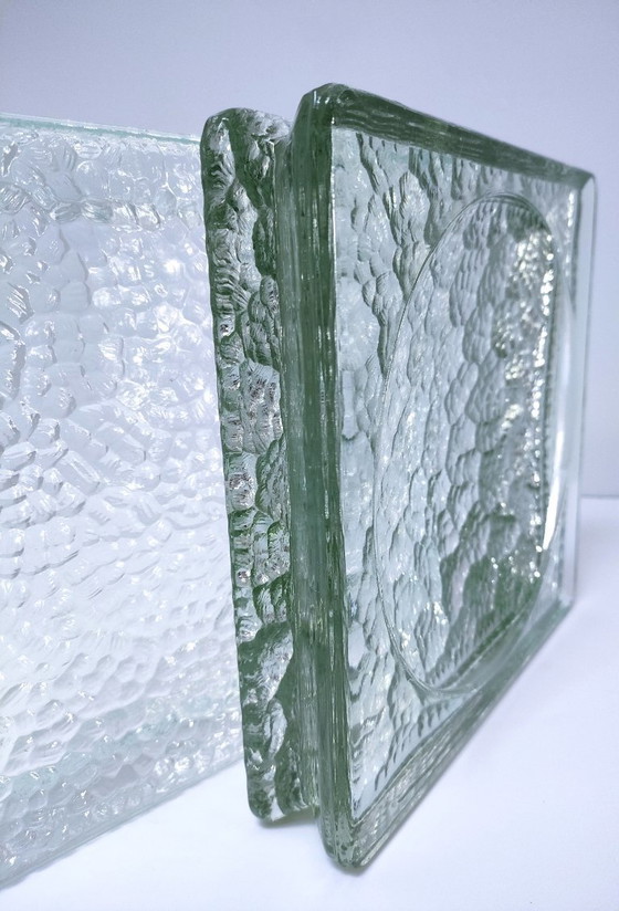 Image 1 of zwei Schmucktabletts aus Glas in Kopfsteinpflasterform aus den 1970er Jahren