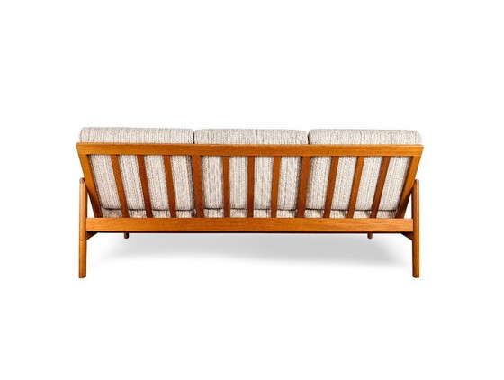 Image 1 of Divano di metà secolo, divano a tre posti, rovere, design danese vintage