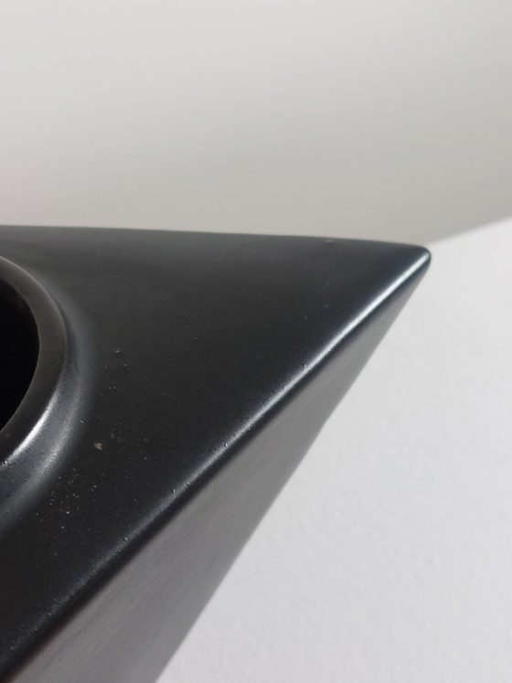 Image 1 of Geometric triangular black postmodern ceramic vase Asa