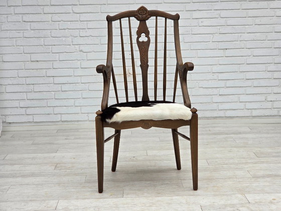Image 1 of Deense fauteuil met hoge rugleuning, opnieuw bekleed, meubels koeienhuid, eiken.