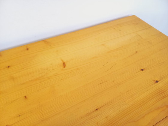 Image 1 of Meuble de rangement Charlotte Perriand Les Arcs vintage en pin des années 60 70