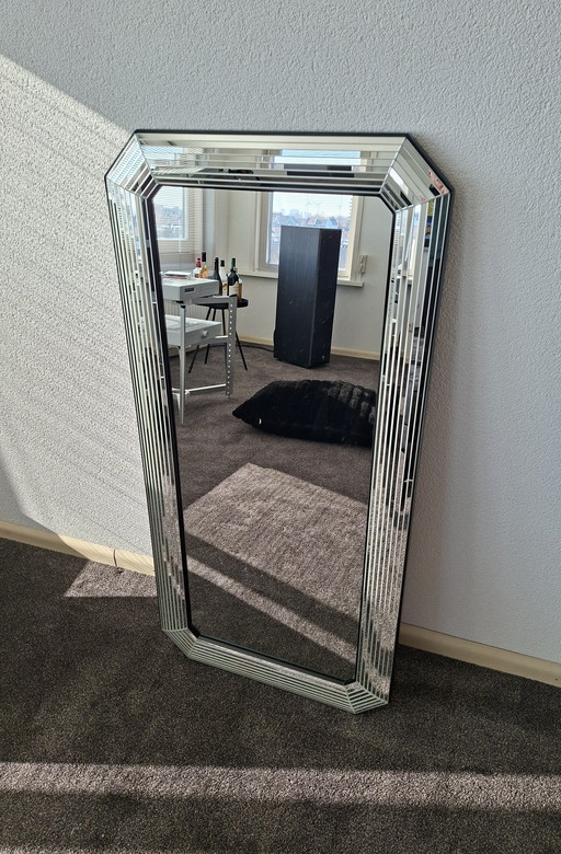 DeKnudt spiegel, Eric Kuster stijl