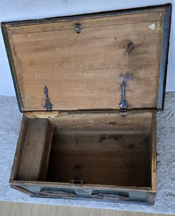 Image 1 of Antike niederländische Truhe