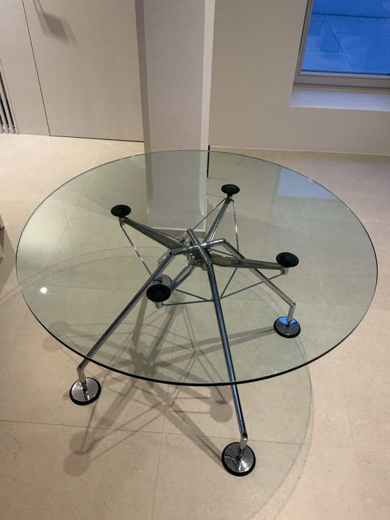 Image 1 of Tavola rotonda Tecno Nomos