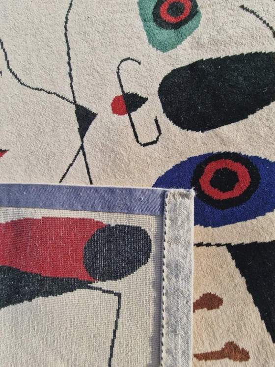 Alfombra "Mujer en la noche" de Joan Miró – Lana de seda anudada a mano sobre algodón (200x300cm) – Wool (photo 10 of 10)