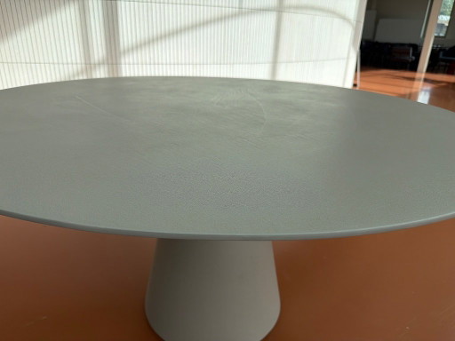 Andreu World – eettafels (photo 2 of 5)