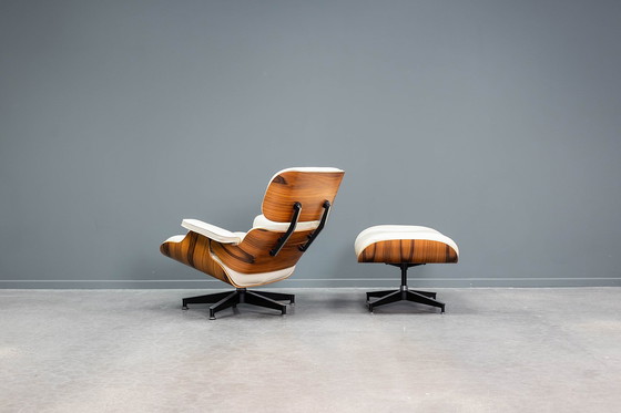 Image 1 of Sillón Eames + otomana