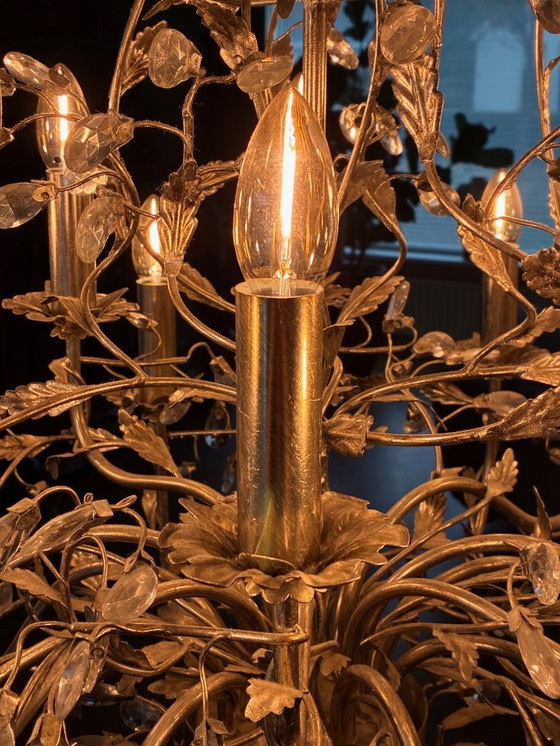 Image 1 of Lampadario con 16 attacchi (E14) + luci LED