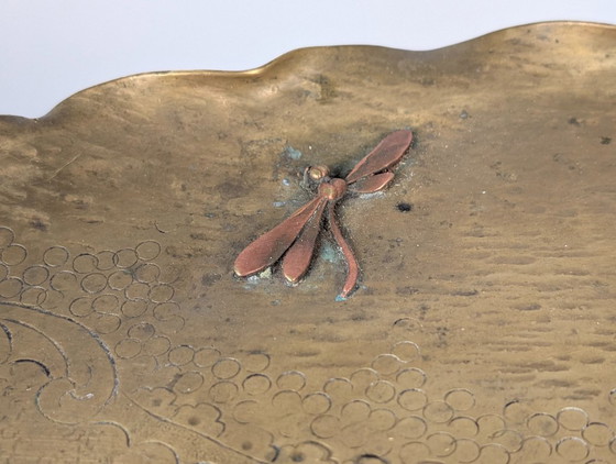 Image 1 of Mesa japonesa Art Nouveau de la década de 1920, de bronce y latón con motivo de libélula.