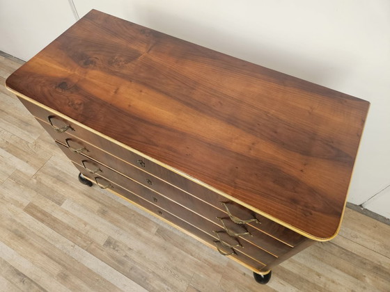 Image 1 of Commode des années 1950 en acajou et érable avec pieds laqués