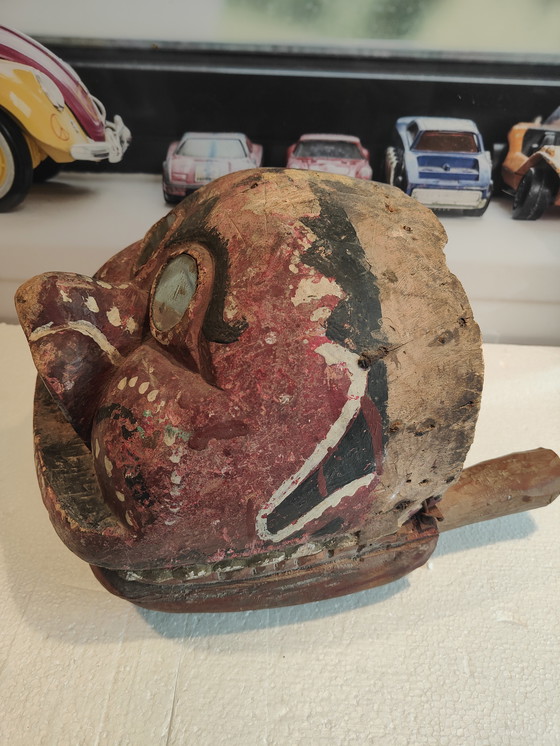 Image 1 of Masque de procession en laque rouge de Shishi Lion Chien Meiji, vers 1880