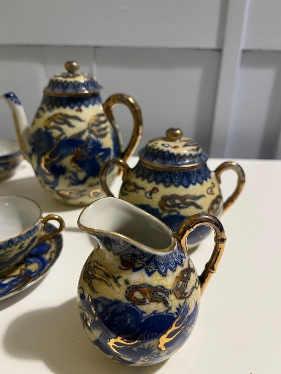 Image 1 of Service à thé en porcelaine de style Satsuma, motif dragon, milieu du XXe siècle