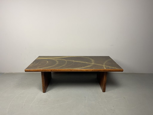 Table basse artistique en laiton gravé de style brutaliste, dans le style de Bernhard Rohne, Allemagne, années 1960. Réf. : CT10