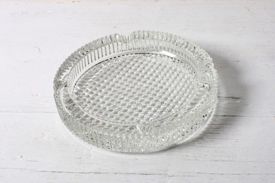 Image 1 of Vintage kristallen glazen asbak, ronde asbak uit het midden van de 20e eeuw / Italië / jaren 60