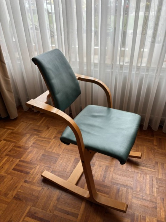 Image 1 of Sedia di design Stokke Actulum del designer Peter Opsvik