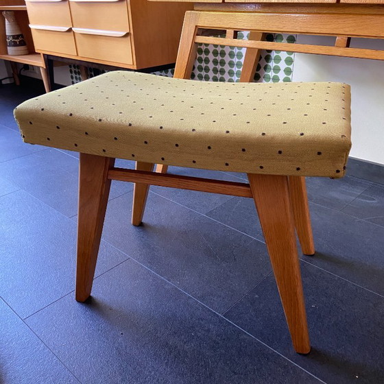 Image 1 of Vintage oak dressing table with mirror and matching stool