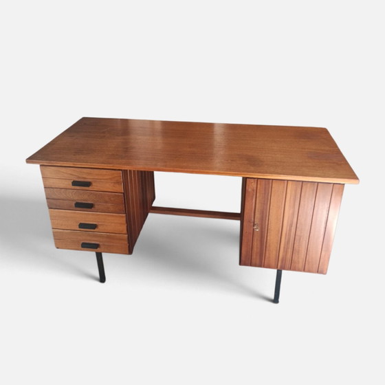 Vintage Desk – Wood (photo 2 of 12)