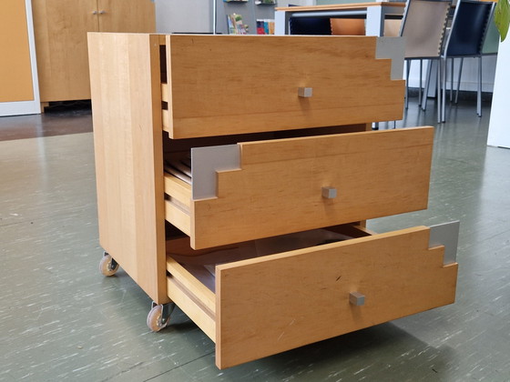 Image 1 of Petites commodes uniques sur roulettes