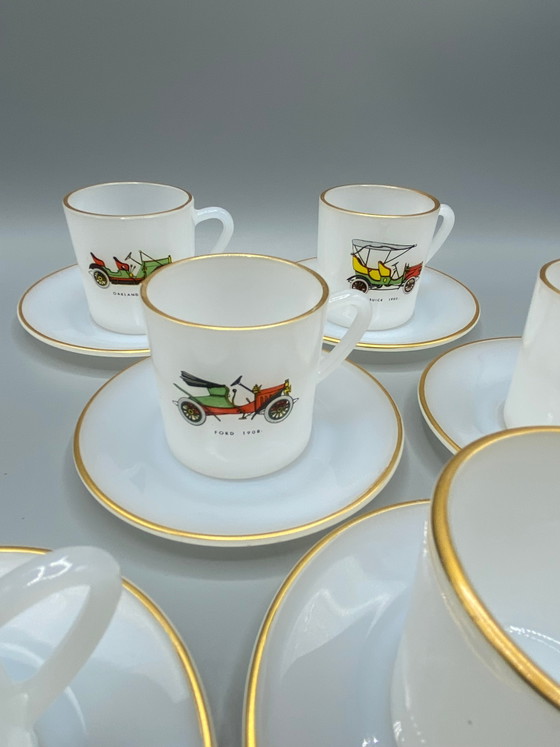 6 tazze e 6 piattini Arcopal Francia, decorazioni per automobili pionieristiche – Bicchieri e caraffe, Retro (photo 4 of 6)